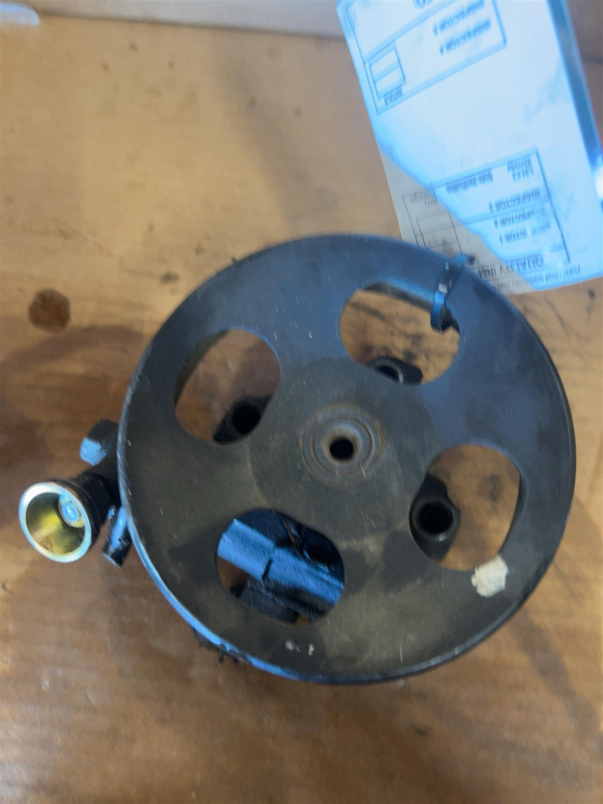 Power Steering Pump from a 2002 Toyota Sequoia, photo 1