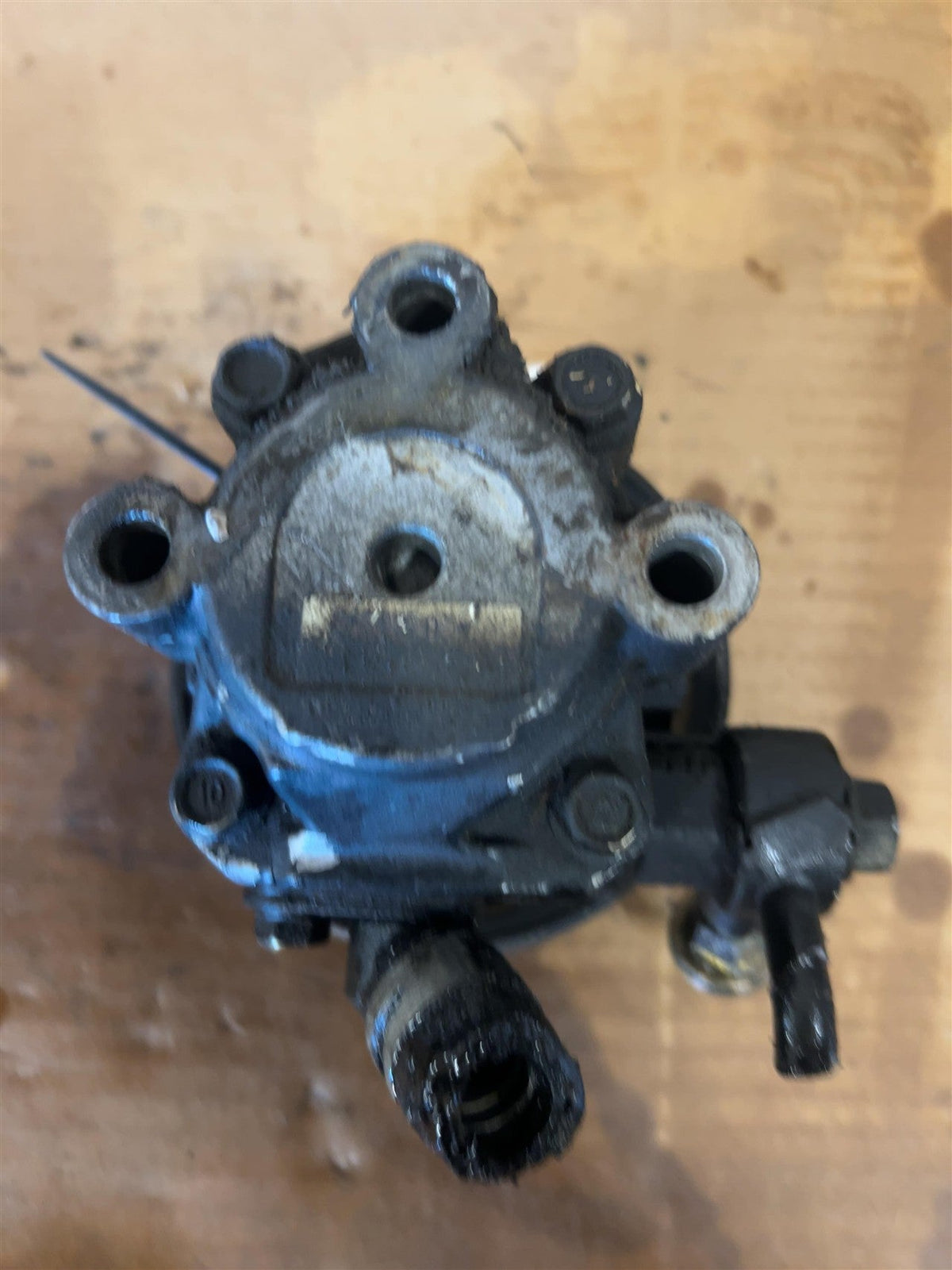 Power Steering Pump from a 2002 Toyota Sequoia, photo 2