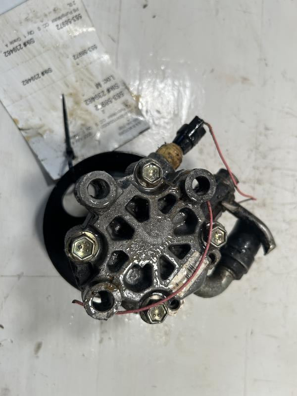Power Steering Pump from a 2001 Toyota RAV4, photo 2