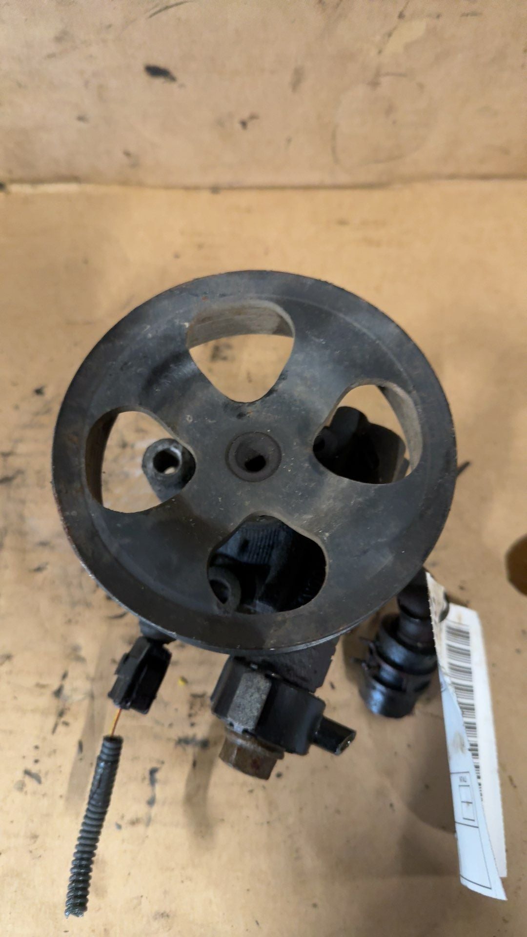 Power Steering Pump from a 2005 Toyota Tundra, photo 1