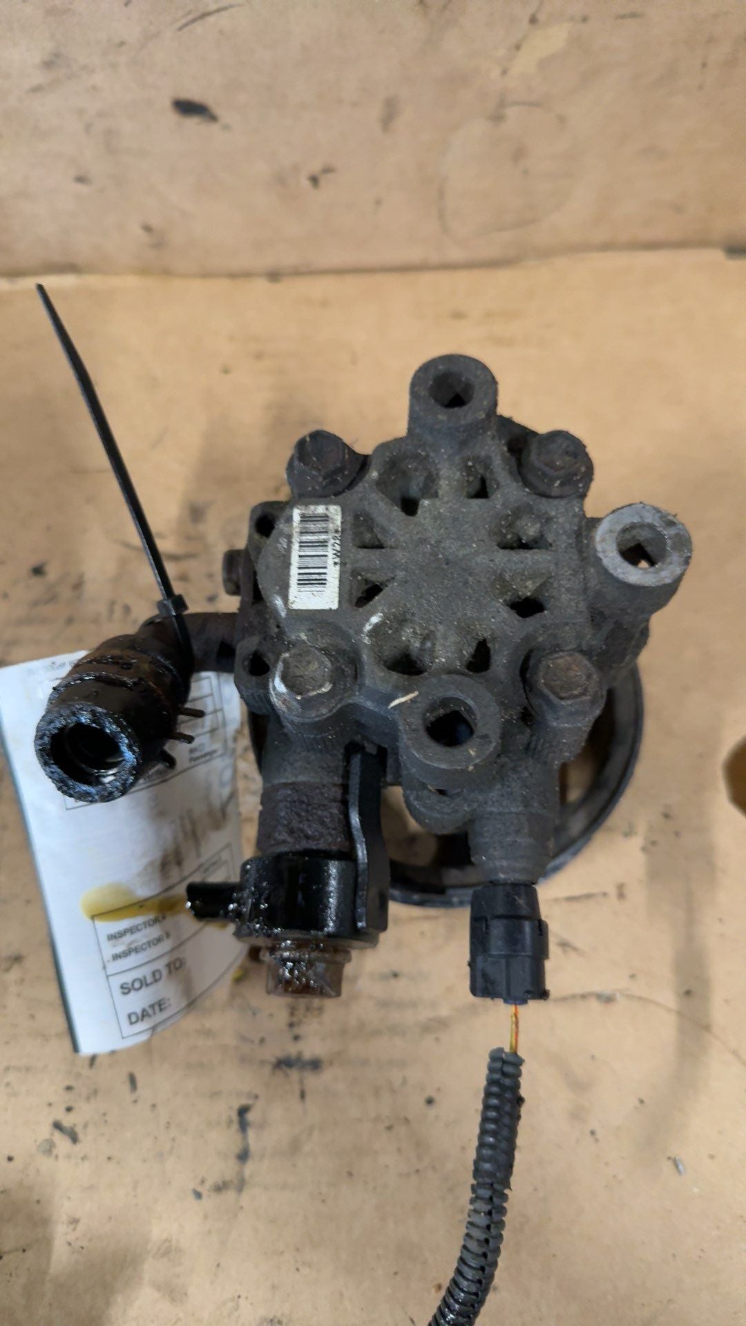 Power Steering Pump from a 2005 Toyota Tundra, photo 2