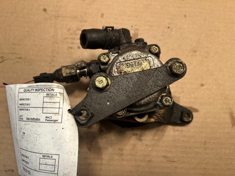 Power Steering Pump from a 2005 Toyota Solara, photo 2