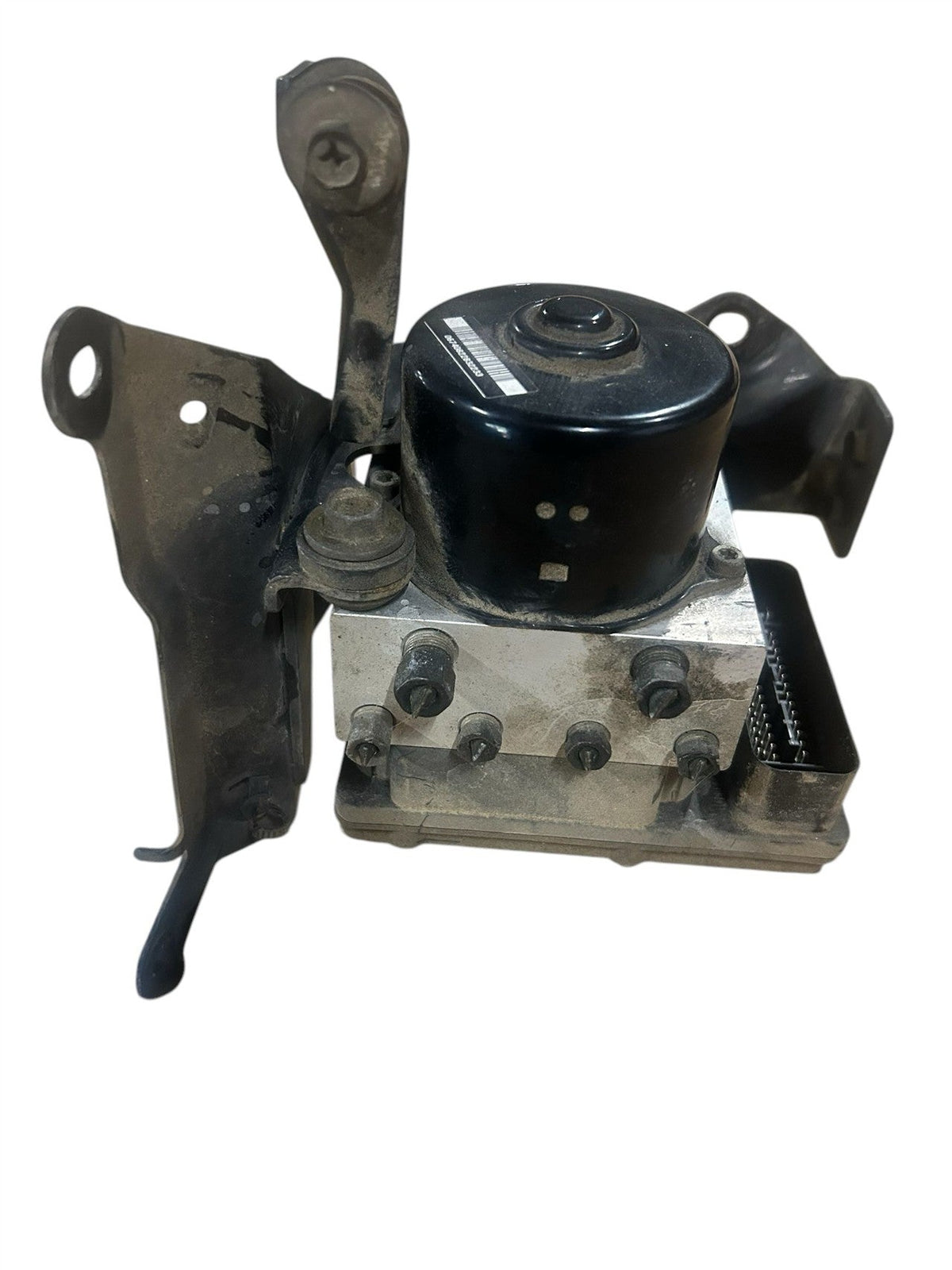 ABS Pump Module from a 2004 Nissan Armada, photo 1