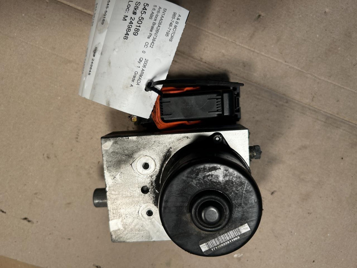 ABS Pump Module from a 2006 Nissan, photo 1