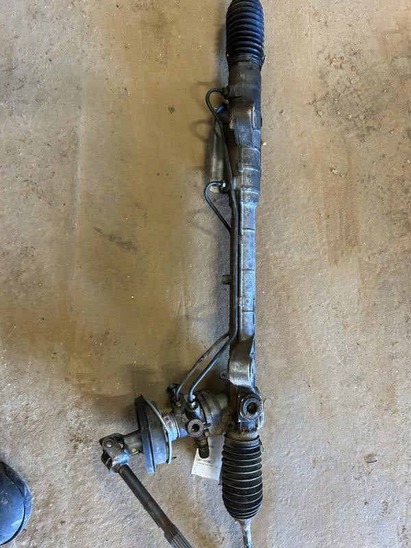 Steering Rack from a 2006 Ford Fusion, photo 3