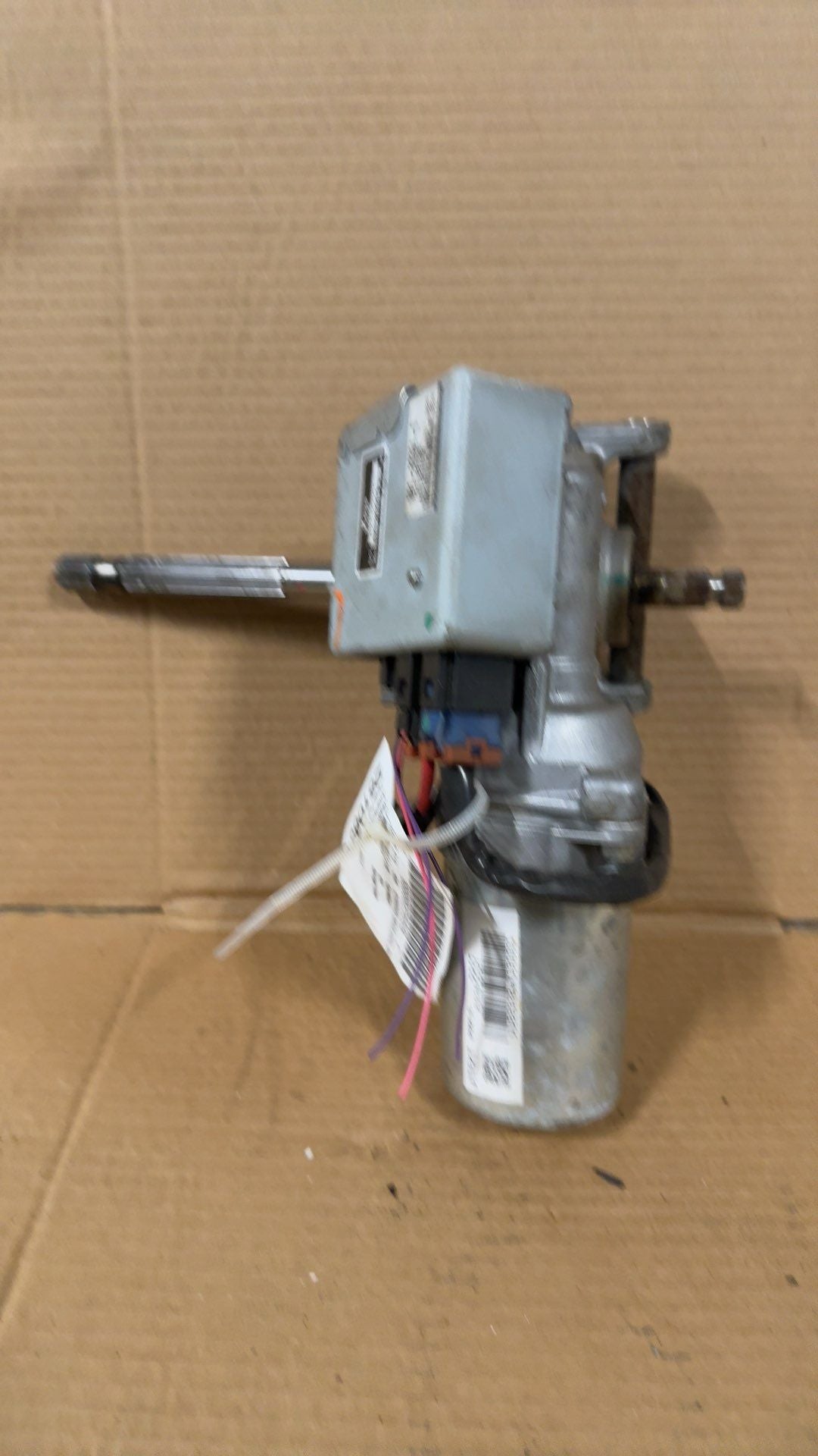 Steering Rack from a 2007 Saturn, photo 2