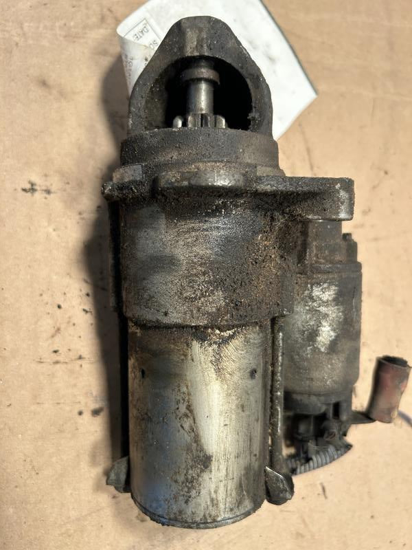 Starter Motor from a 2008 Chevrolet Cobalt, photo 2