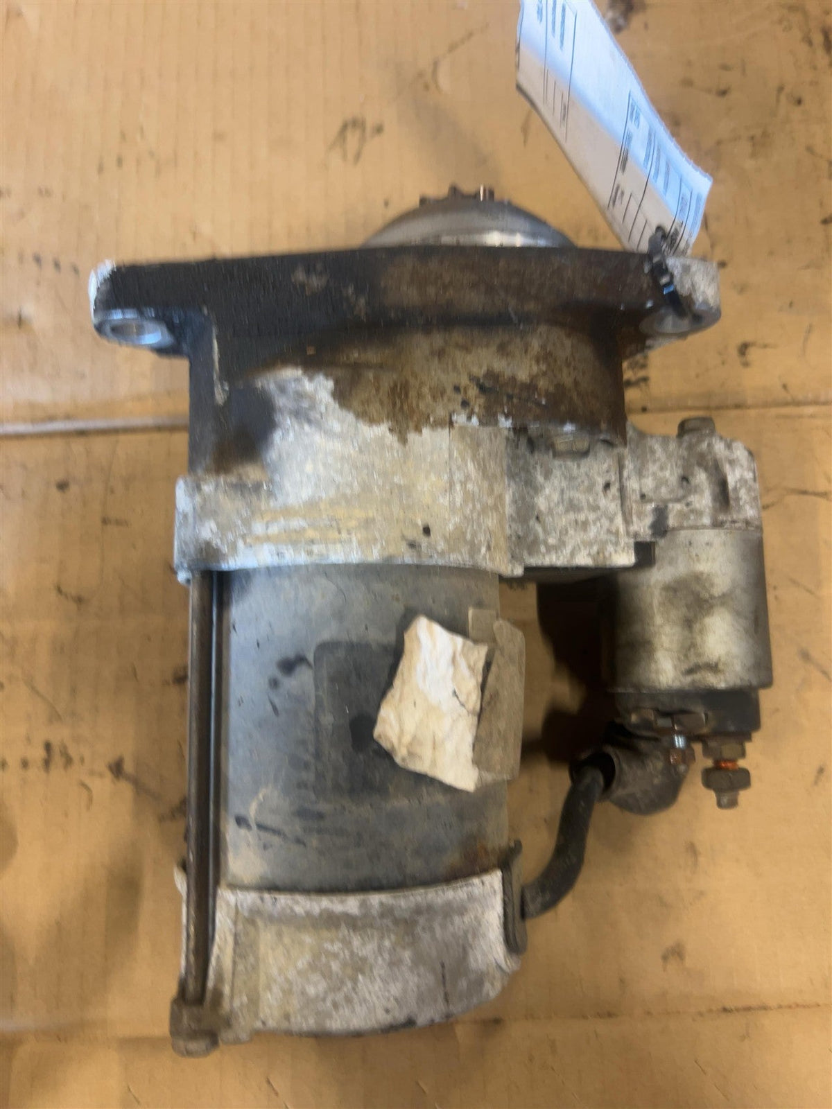 Starter Motor from a 2007 Chevrolet Silverado 3500, photo 1