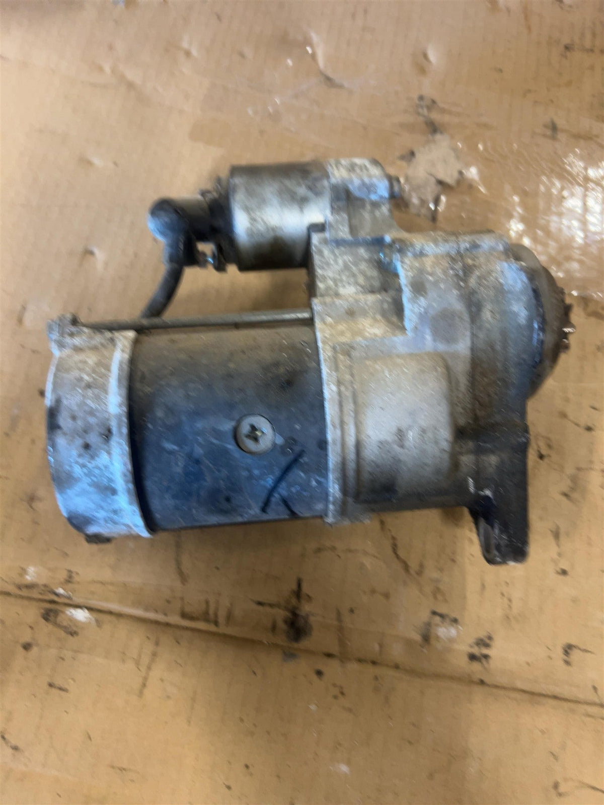 Starter Motor from a 2007 Chevrolet Silverado 3500, photo 2
