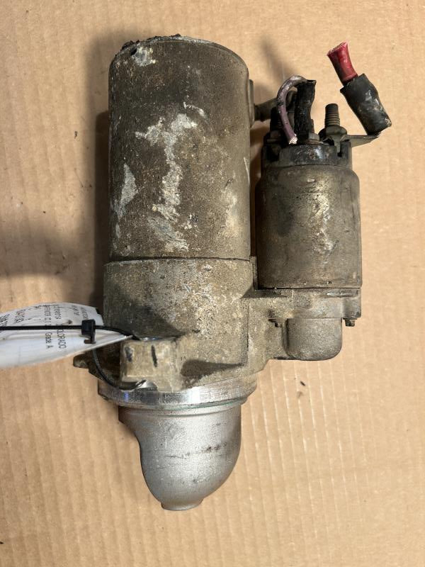 Starter Motor from a 2004 Chevrolet Colorado, photo 1