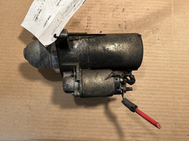 Starter Motor from a 2005 Chevrolet Colorado, photo 2