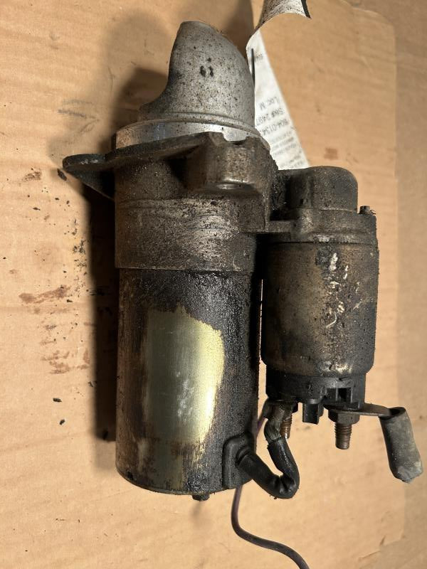 Starter Motor from a 2004 Chevrolet Trailblazer, photo 1