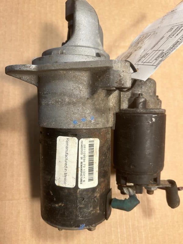 Starter Motor from a 2005 Chevrolet Trailblazer, photo 1