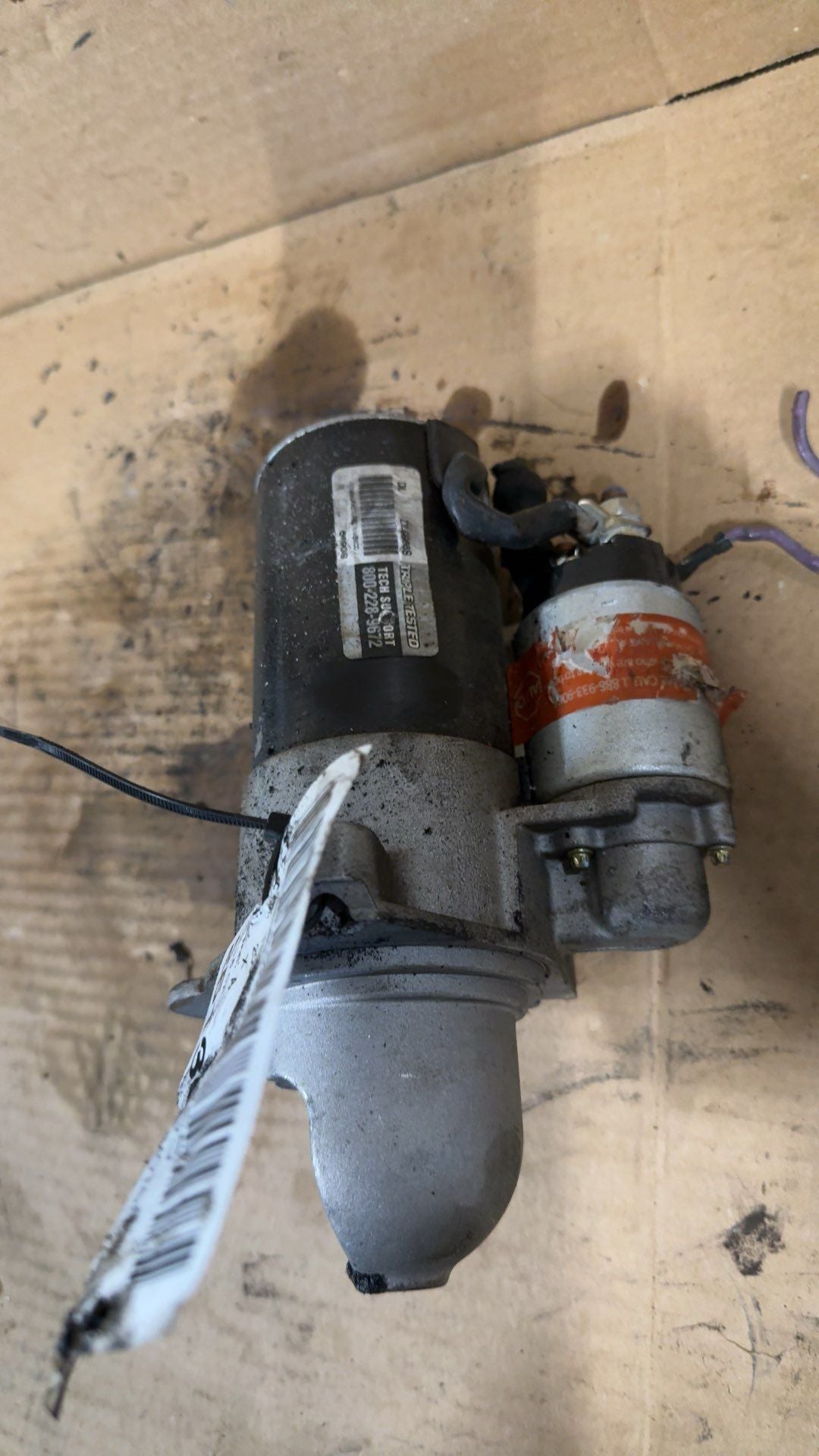 Starter Motor from a 2003 Chevrolet Trailblazer, photo 1