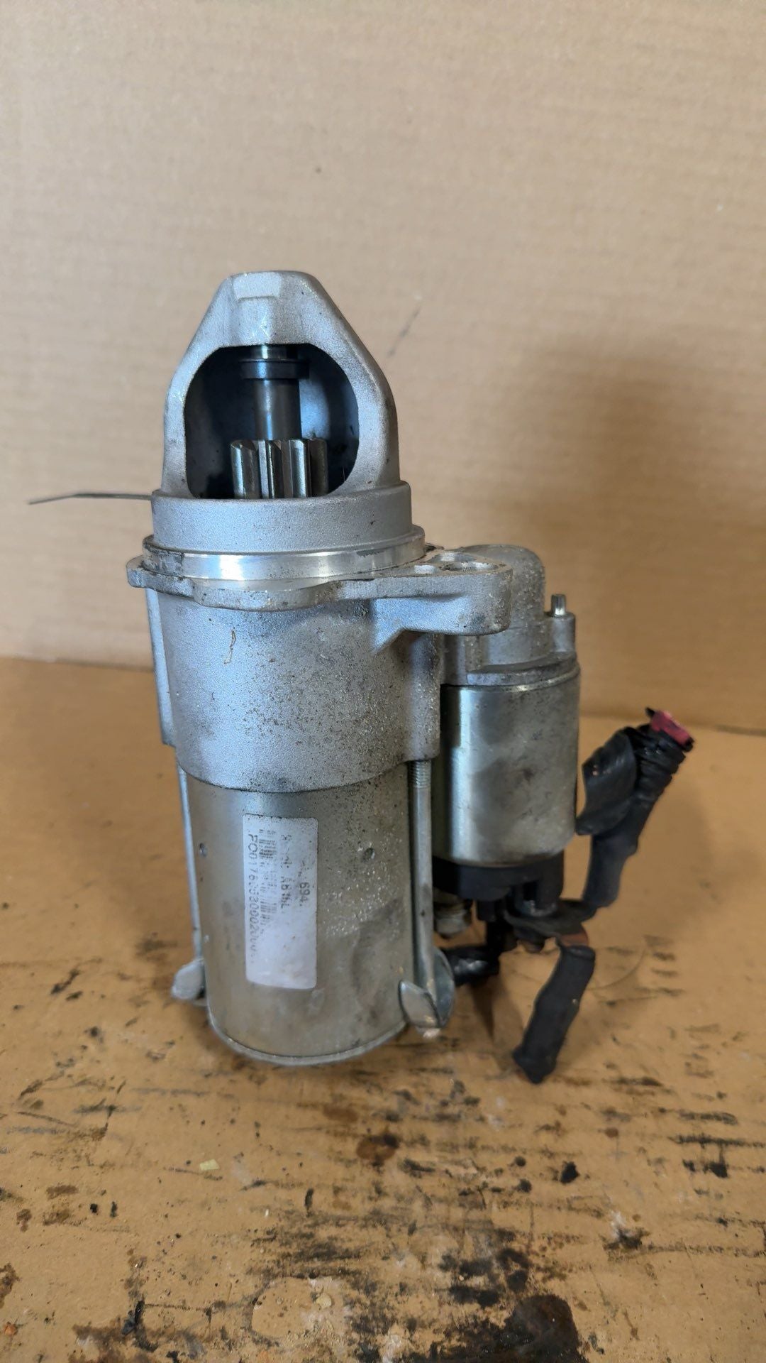 Starter Motor from a 2010 Chevrolet Equinox, photo 2