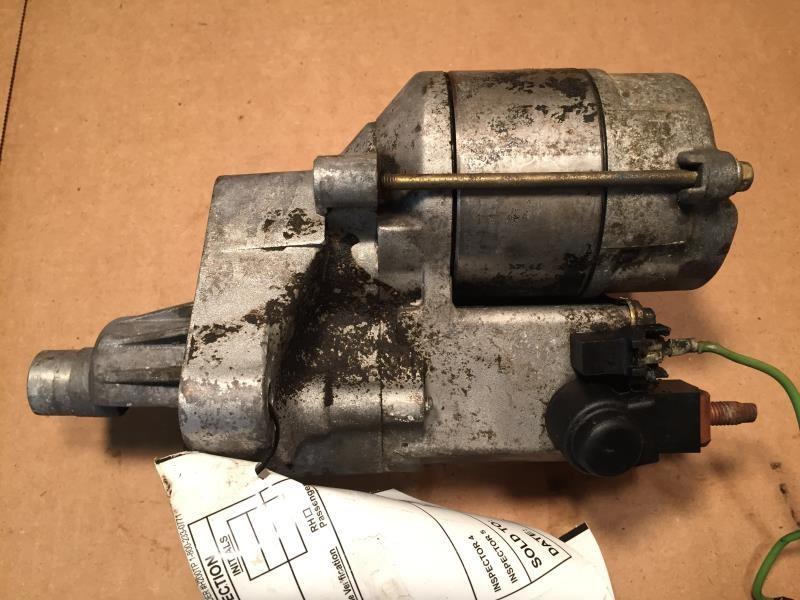 Starter Motor from a 1999 Chrysler 300M, photo 1