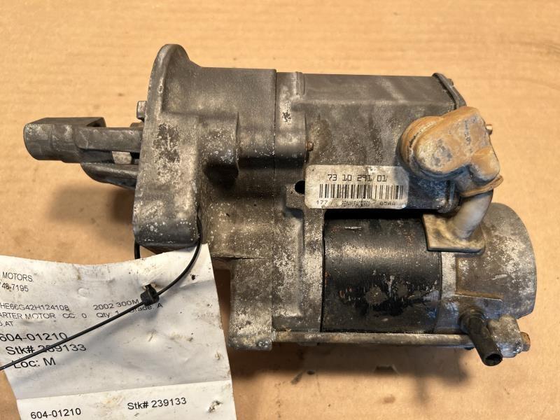 Starter Motor from a 2002 Chrysler 300M, photo 1