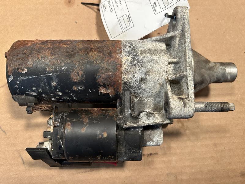 Starter Motor from a 1990 Dodge Shadow, photo 2
