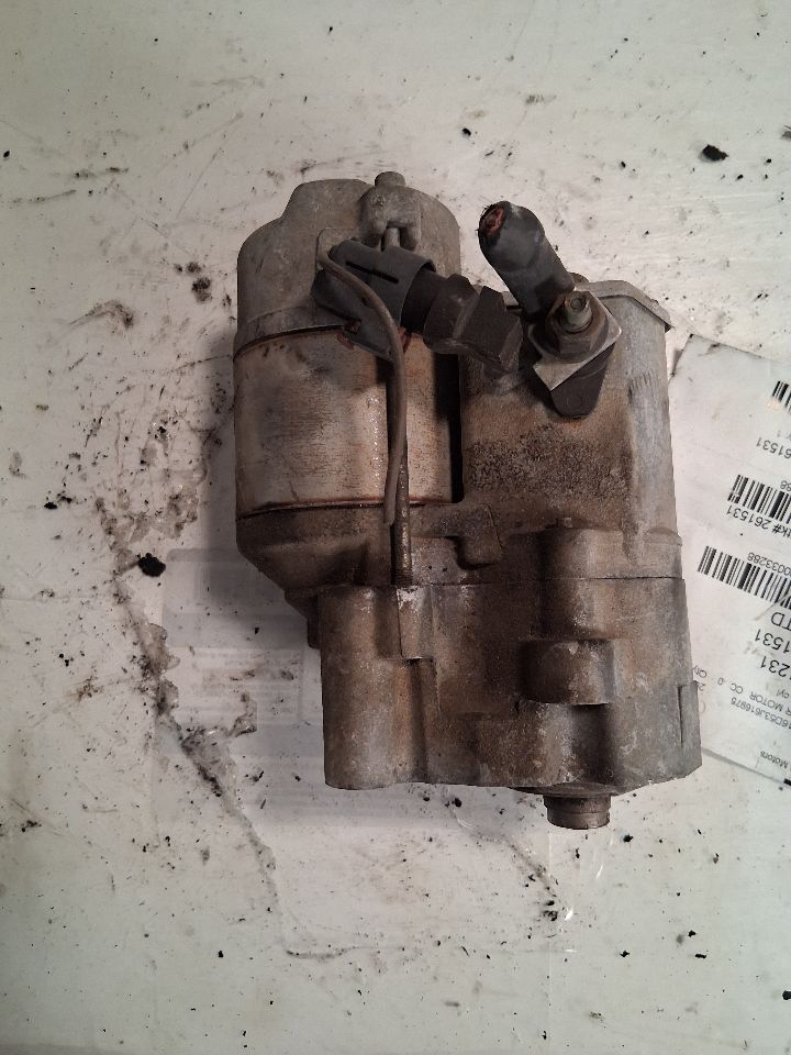 Starter Motor from a 2003 Dodge Ram 1500, photo 2