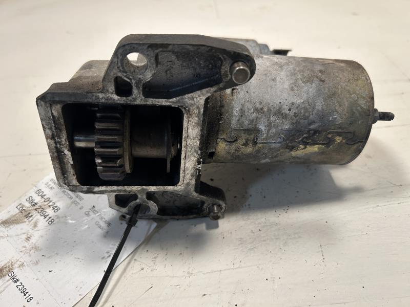 Starter Motor from a 2002 Ford Escape, photo 1