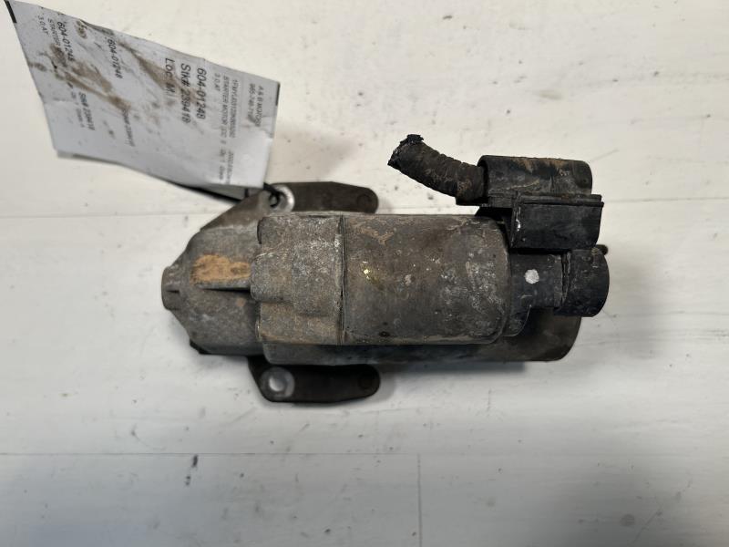 Starter Motor from a 2002 Ford Escape, photo 2