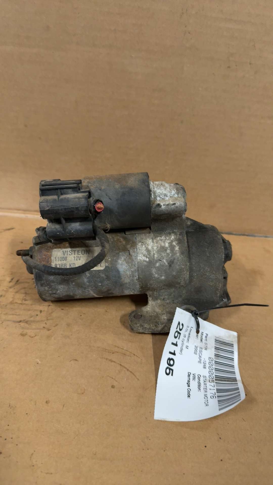 Starter Motor from a 2002 Ford Escape, photo 1