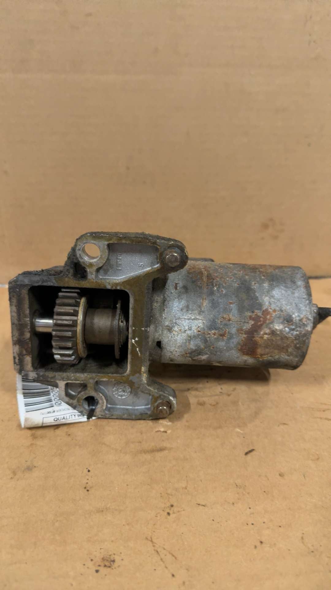 Starter Motor from a 2002 Ford Escape, photo 3