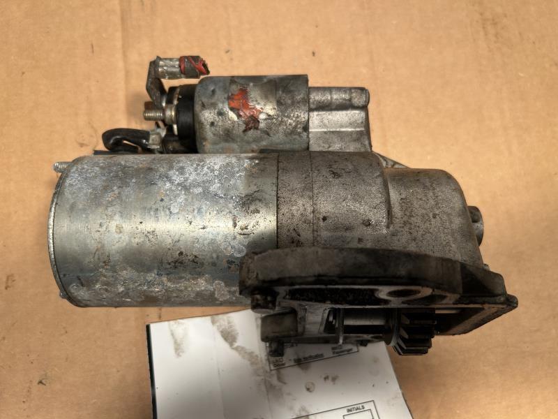 Starter Motor from a 2003 Ford Escape, photo 2