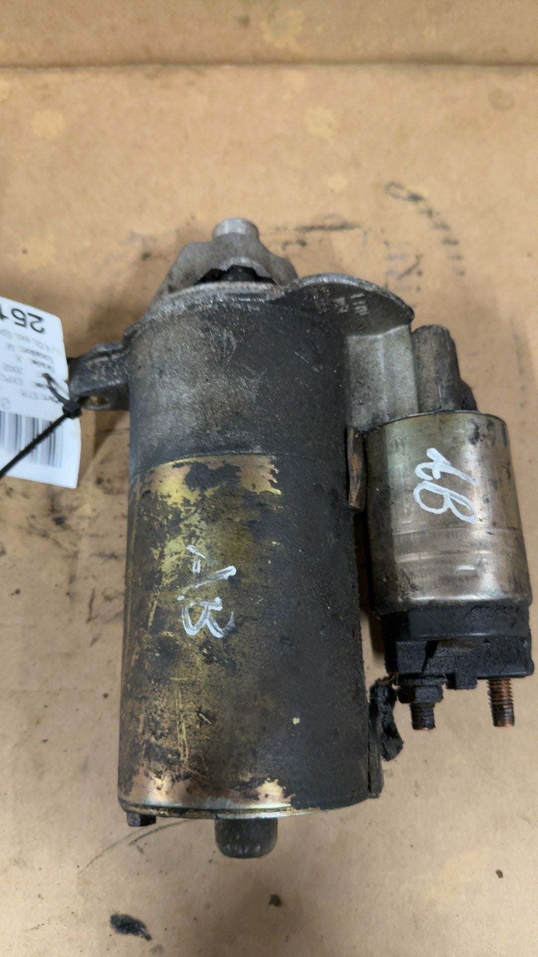 Starter Motor from a 2002 Ford Explorer, photo 1