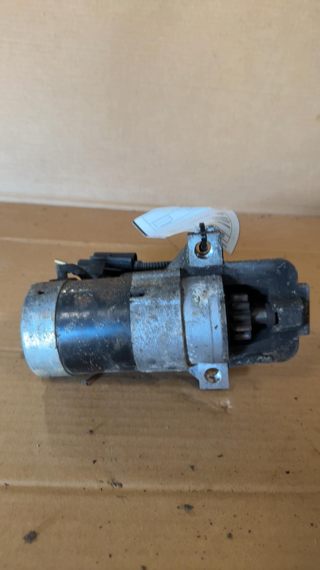 Starter Motor from a 2012 Ford Focus, photo 2