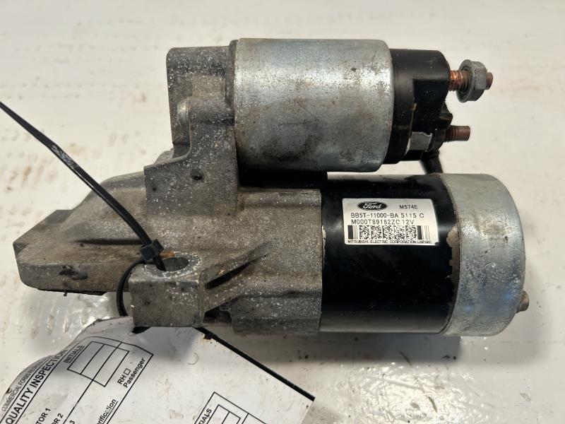 Starter Motor from a 2016 Ford Focus, photo 1