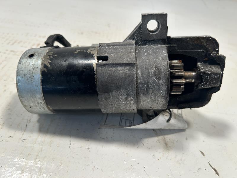 Starter Motor from a 2016 Ford Focus, photo 2