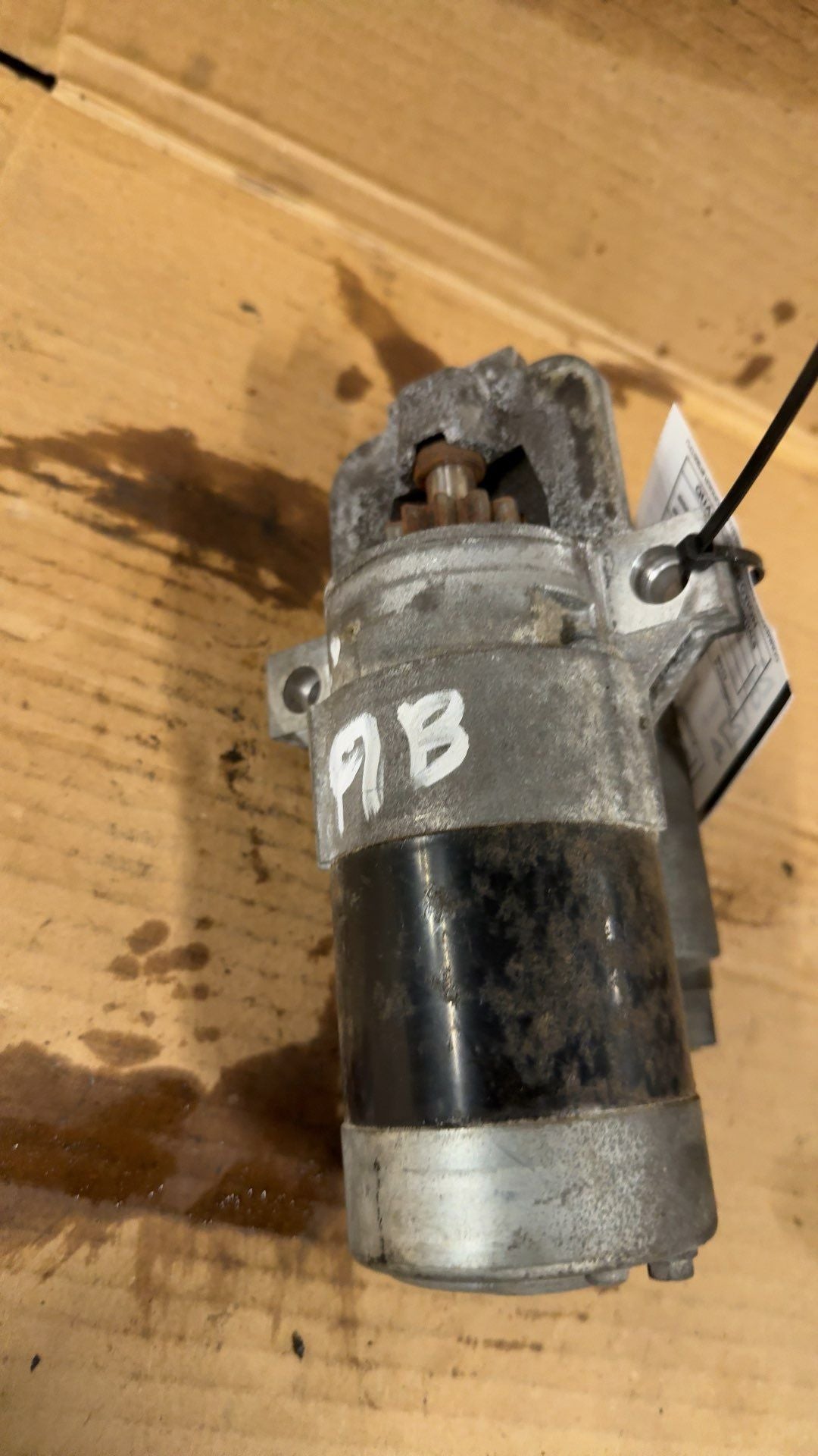 Starter Motor from a 2017 Ford Focus, photo 1