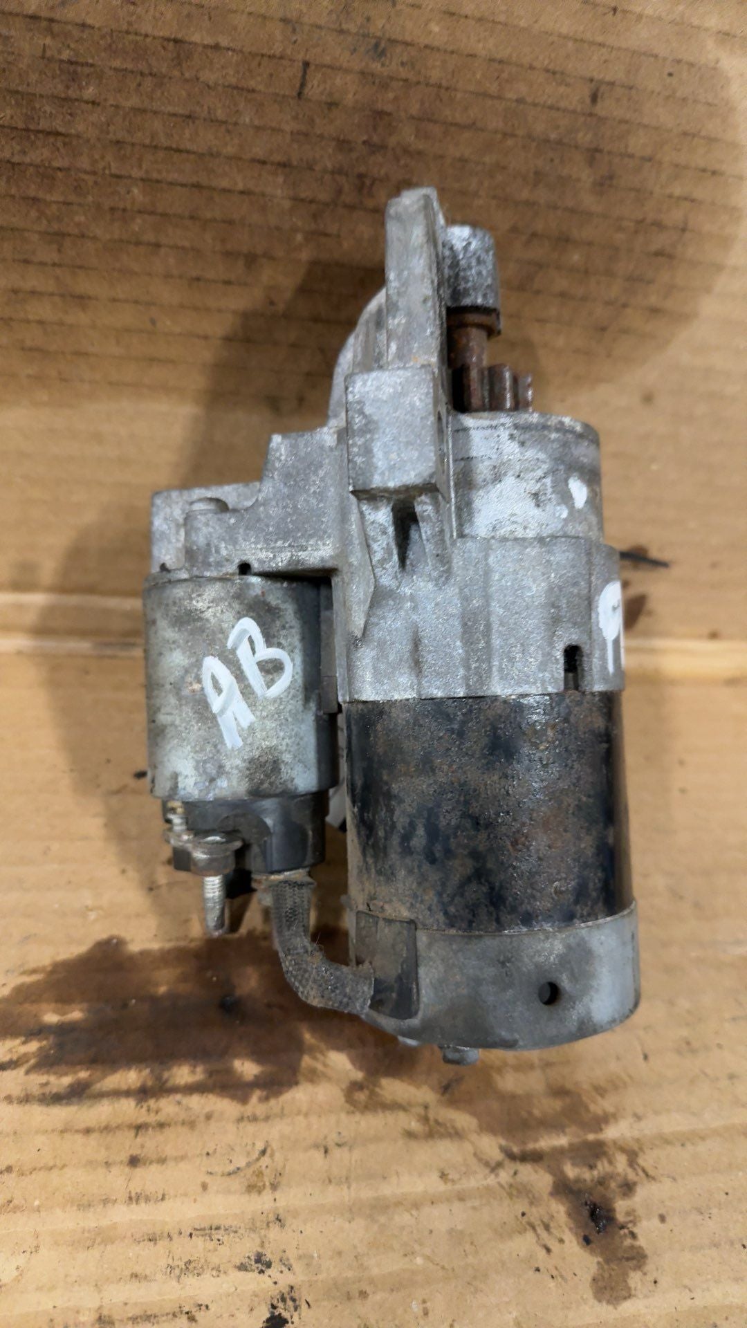 Starter Motor from a 2017 Ford Focus, photo 2