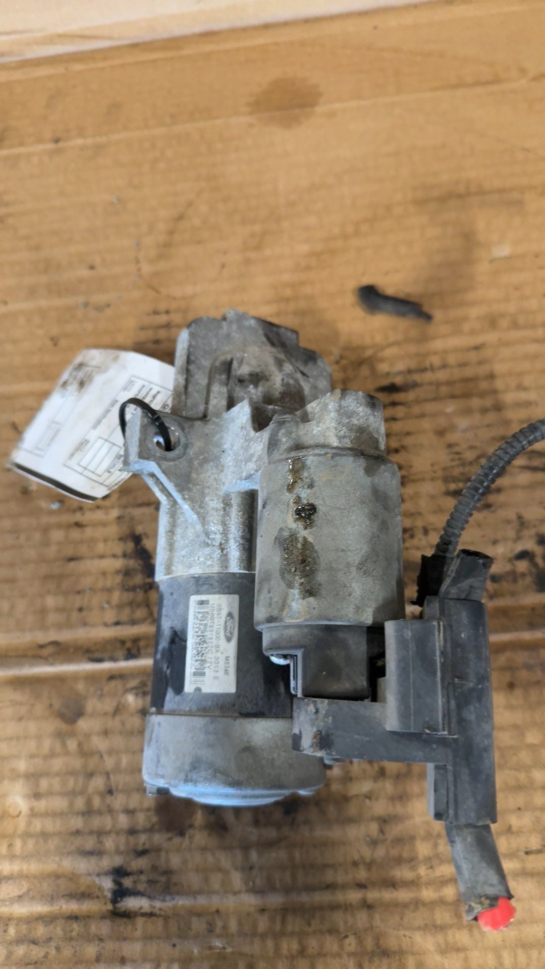 Starter Motor from a 2014 Ford Focus, photo 1
