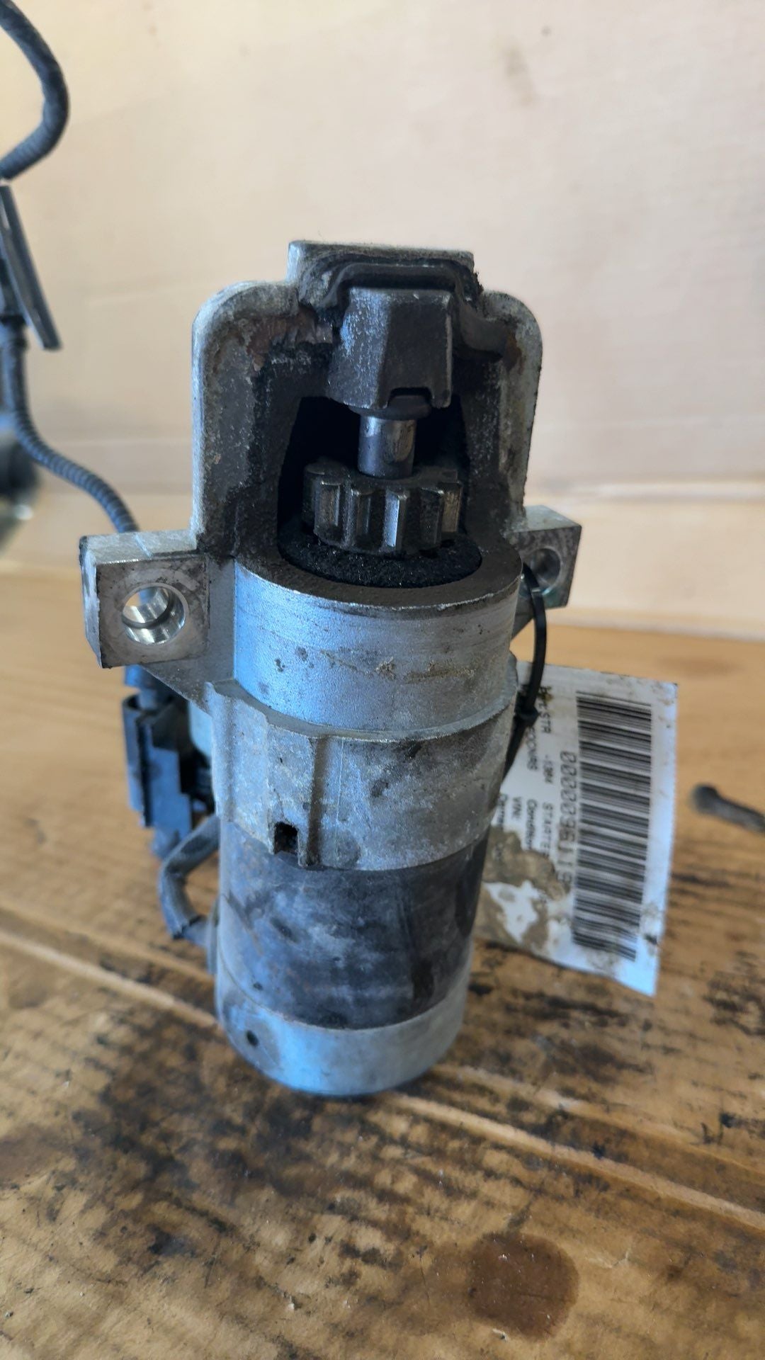 Starter Motor from a 2014 Ford Focus, photo 2