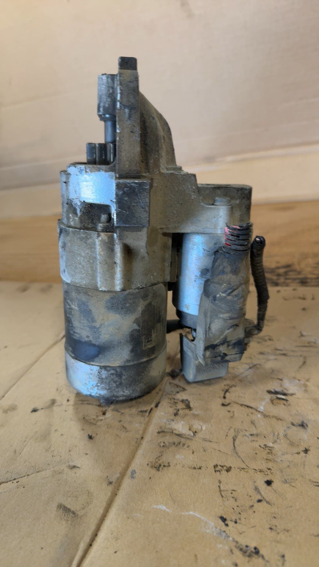 Starter Motor from a 2007 Ford, photo 2