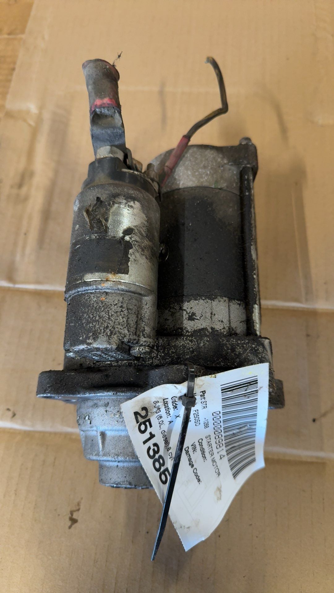 Starter Motor from a 2006 Ford, photo 2