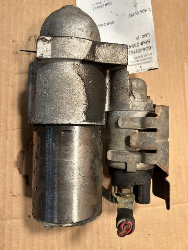 Starter Motor from a 2009 GMC Yukon, photo 1