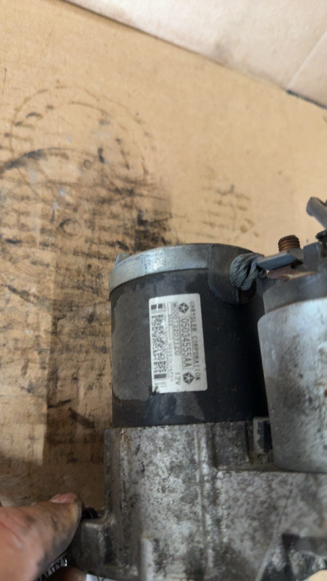 Starter Motor from a 2016 Jeep Patriot, photo 2