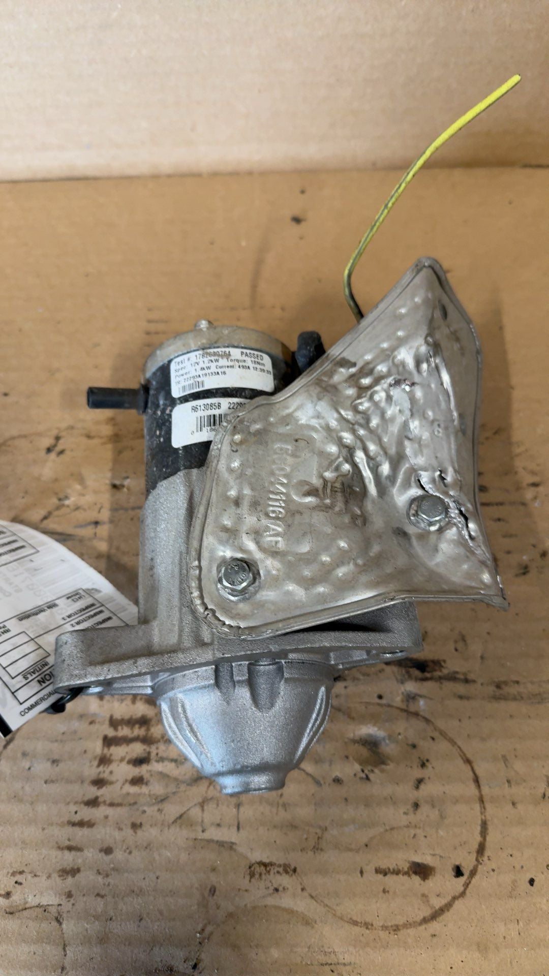 Starter Motor from a 2012 Jeep Liberty, photo 1