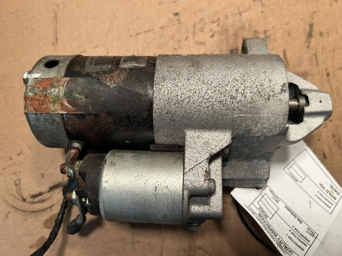 Starter Motor from a 2002 Jeep Liberty, photo 2