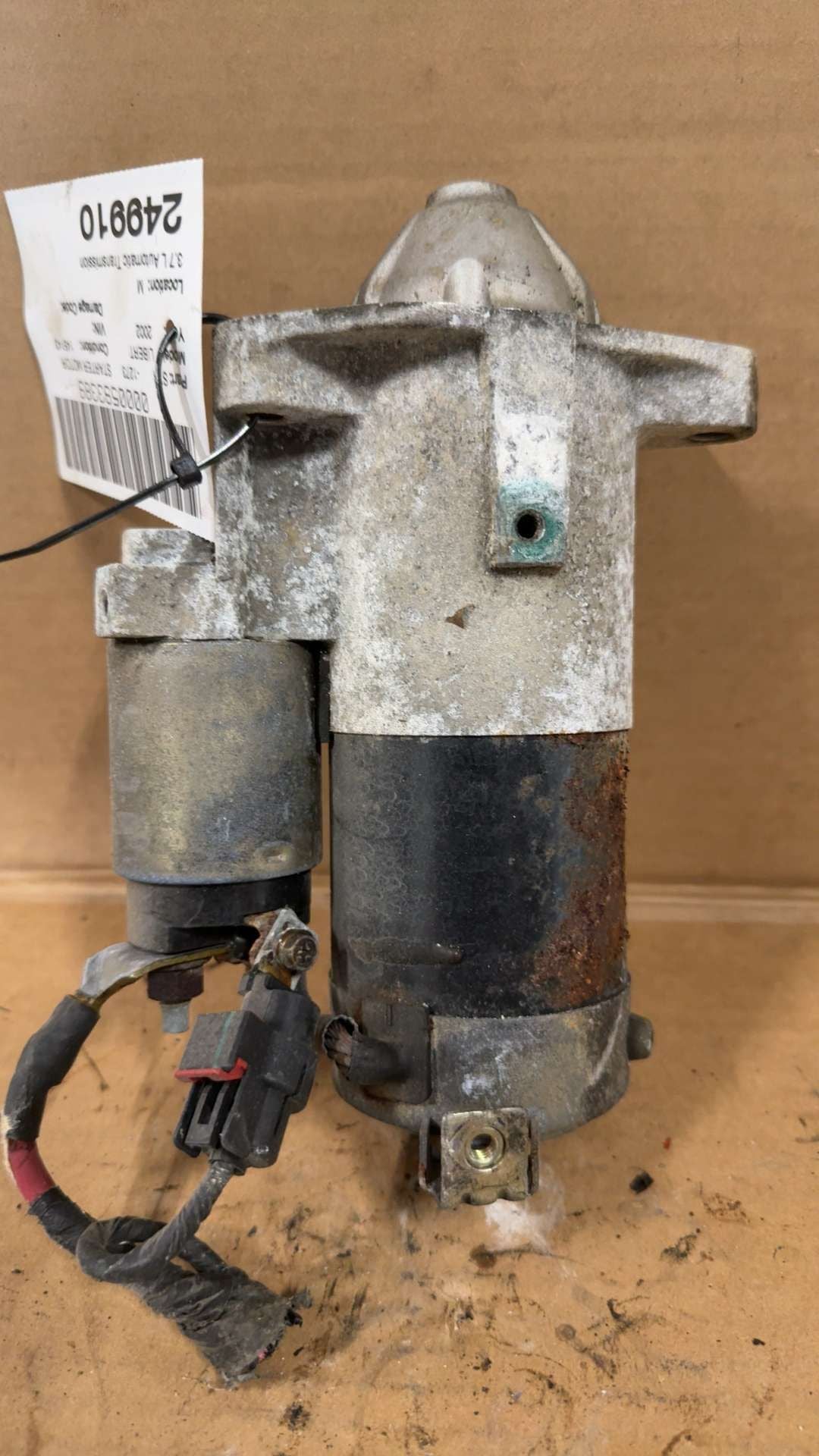 Starter Motor from a 2002 Jeep Liberty, photo 1