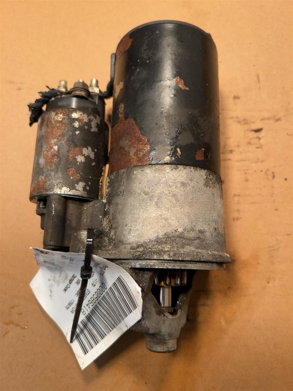 Starter Motor from a 1996 Lincoln Continental, photo 1