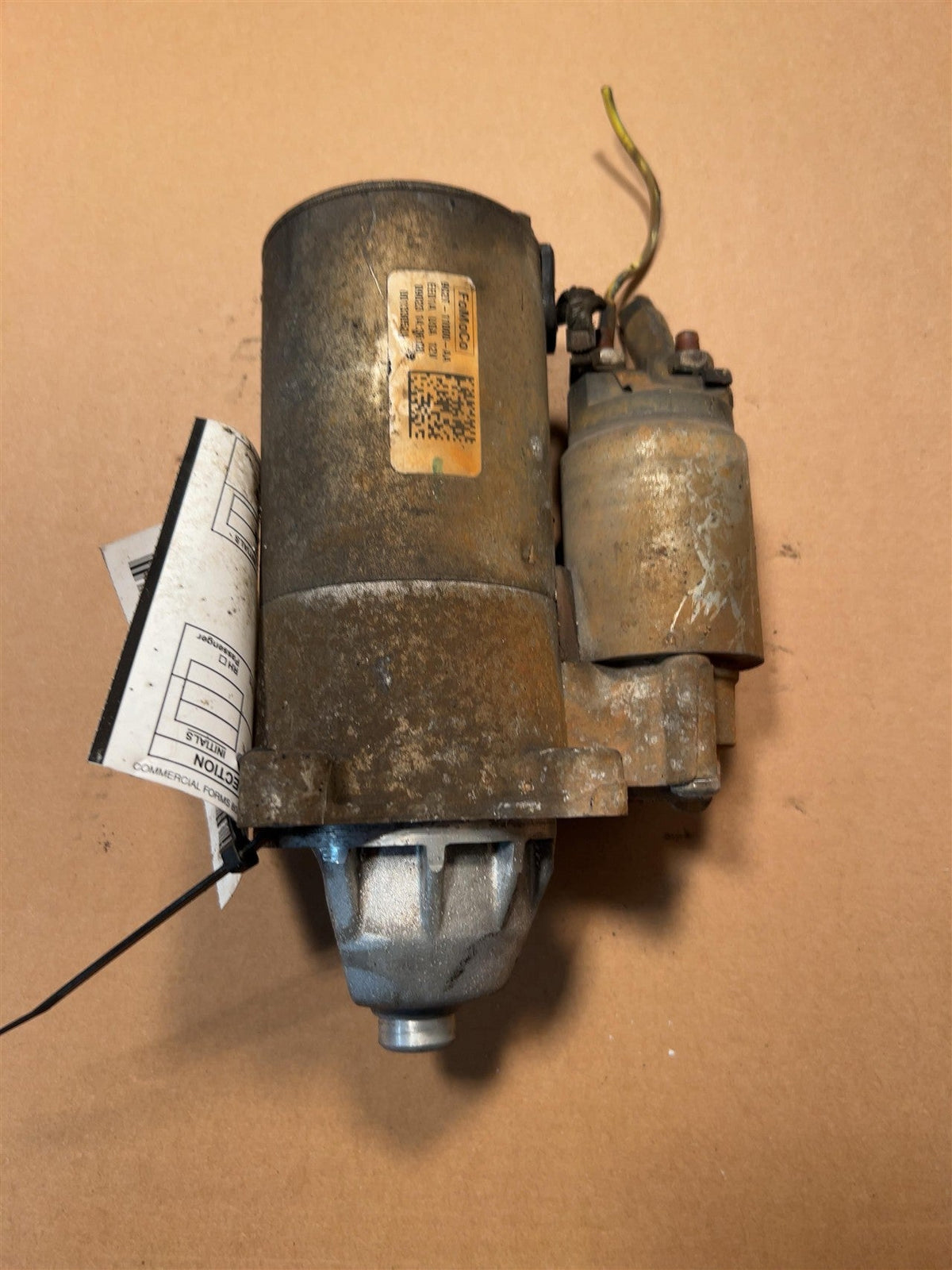 Starter Motor from a 2009 Lincoln Town Car, photo 1