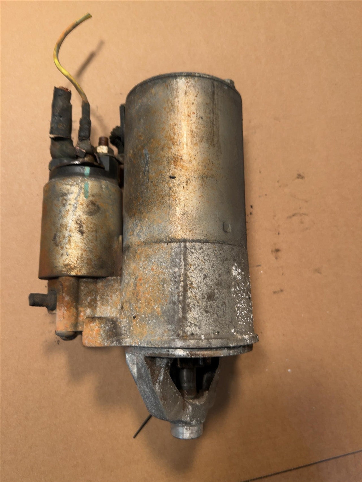 Starter Motor from a 2009 Lincoln Town Car, photo 2