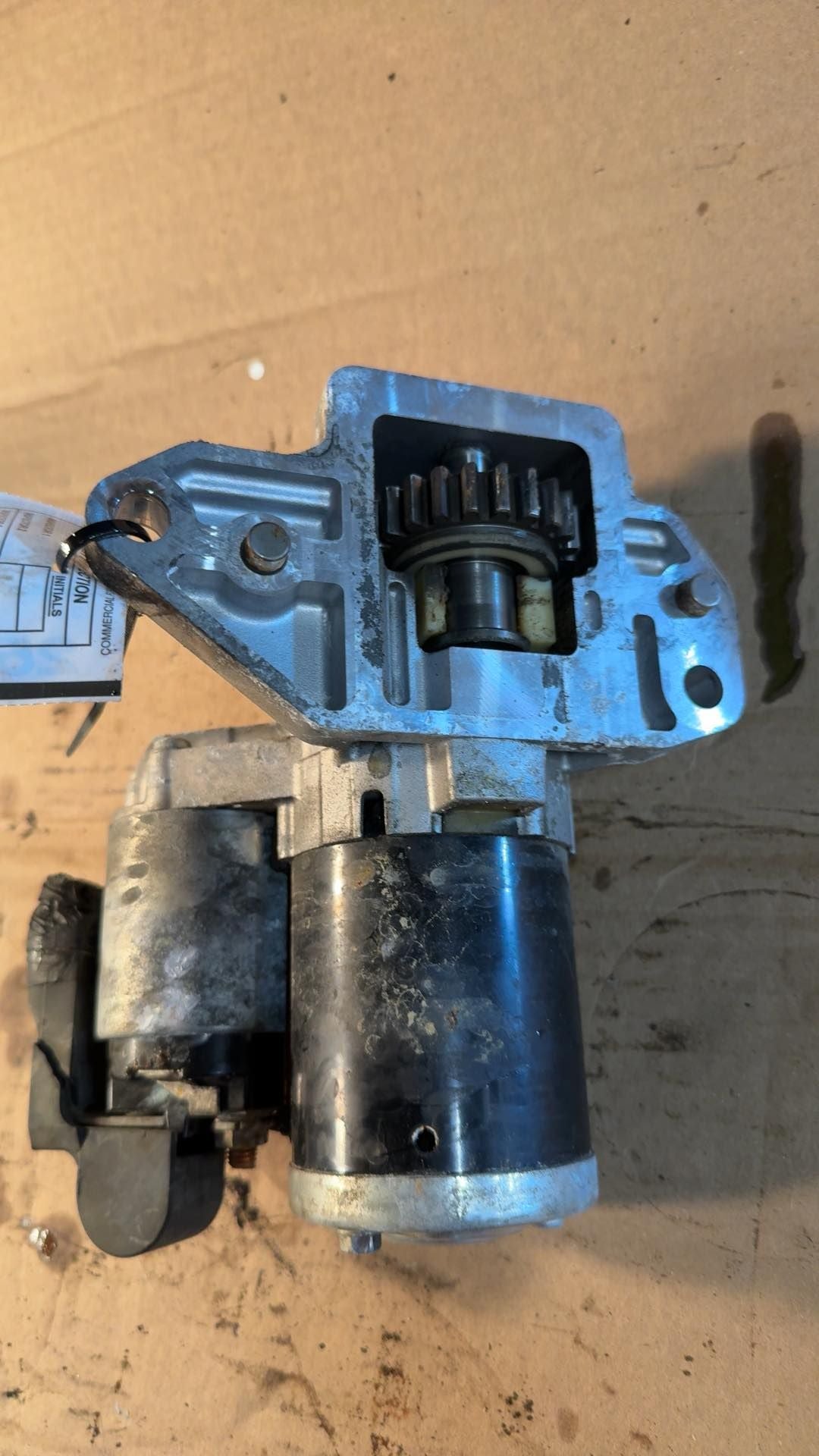 Starter Motor from a 2011 Lincoln MKZ, photo 2
