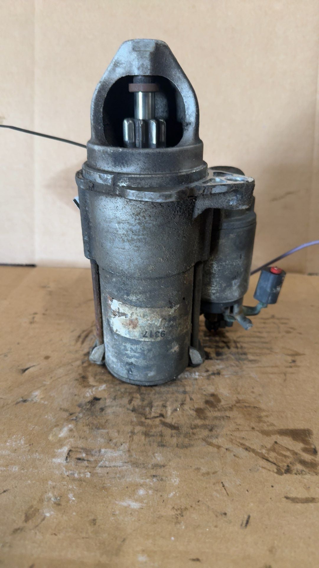 Starter Motor from a 2010 Chevrolet Malibu, photo 1