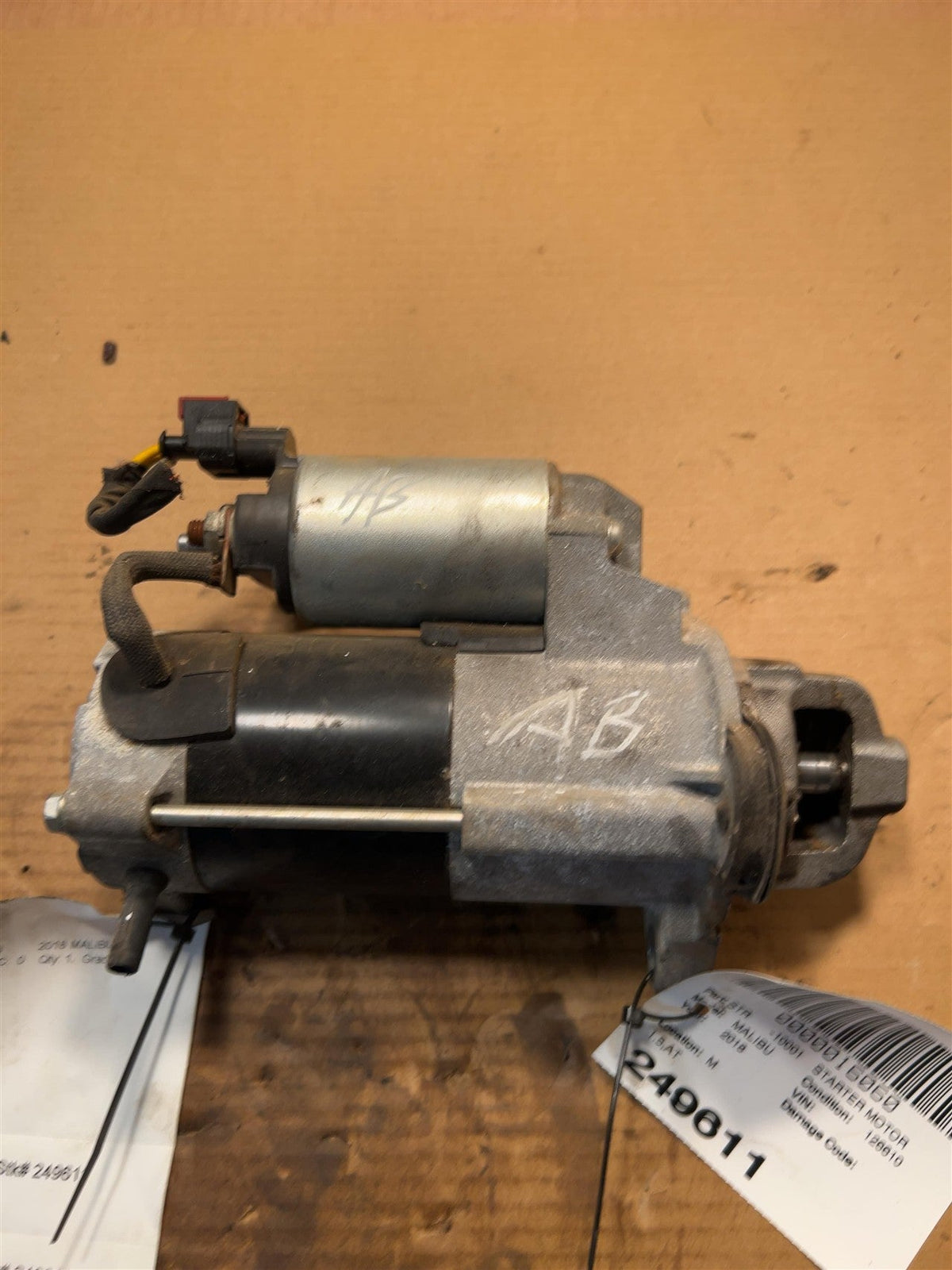 Starter Motor from a 2018 Chevrolet Malibu, photo 1