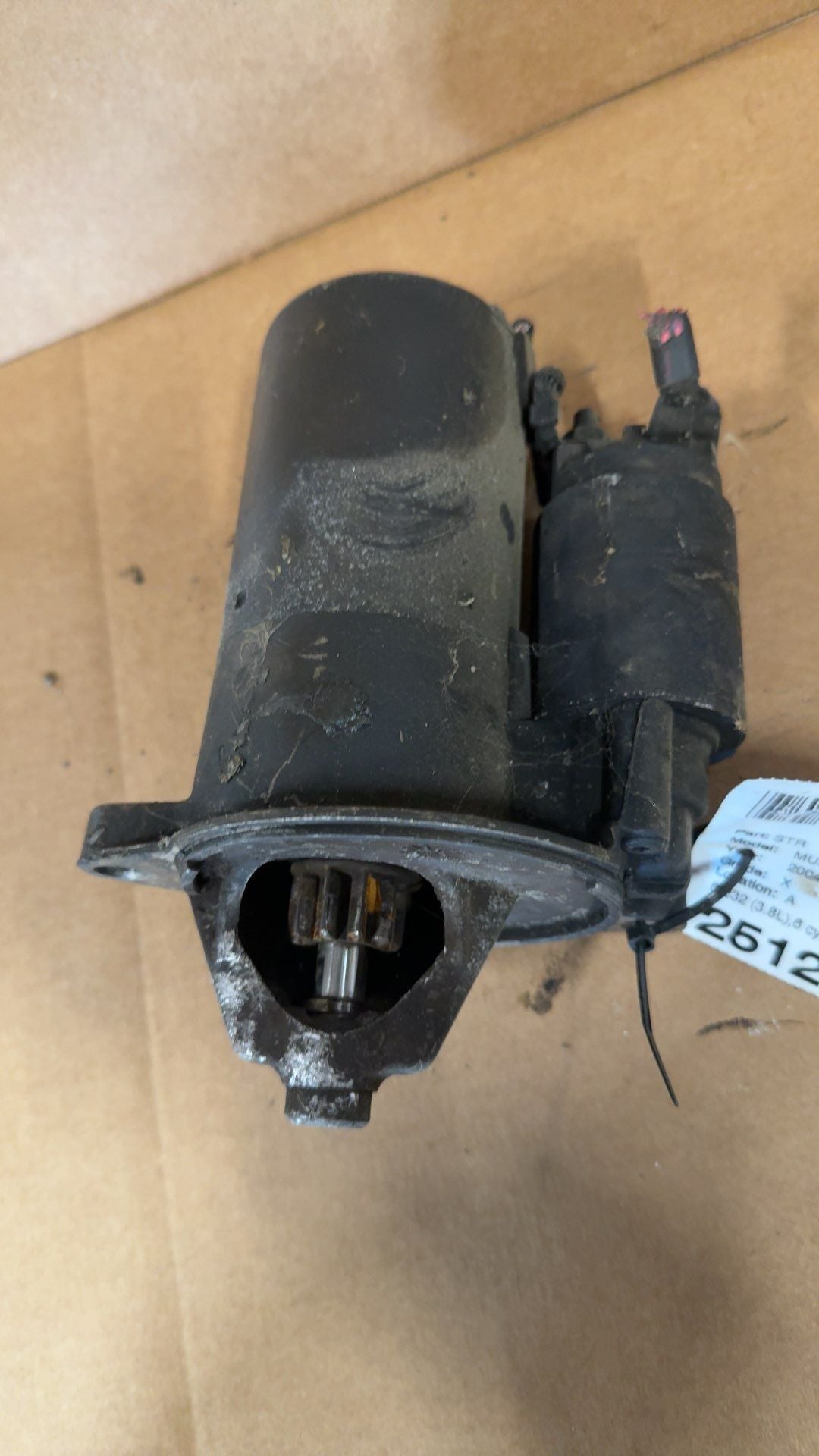 Starter Motor from a 2004 Ford Mustang, photo 1